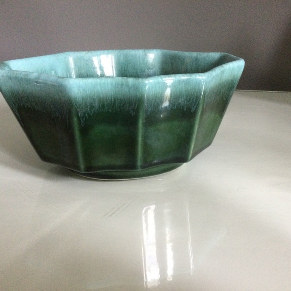 Vintage Mid Century Modern Hull Pottery Planter - Picture 3 of 6